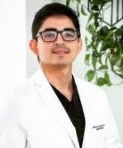 Dr Gianfranco Reyes, Neurocirujano Columna, Neurocirugía Almenara